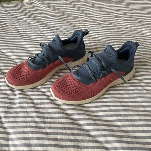 APL techloom tracer sneaker sz 9